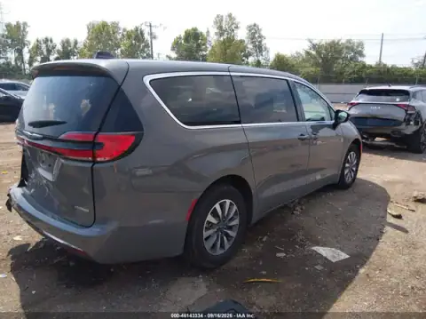 2C4RC1S74RR200140 — 2024 Chrysler Pacifica, foto 4 de IAAI 22.10.2026, Parte trasera