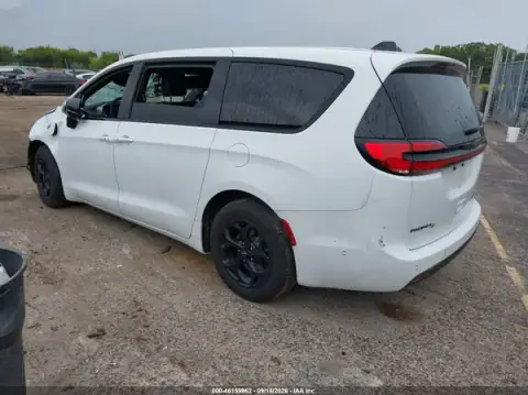 2C4RC1S79RR111910 — 2024 Chrysler Pacifica, ფოტო 3, IAAI, წინა ნაწილი