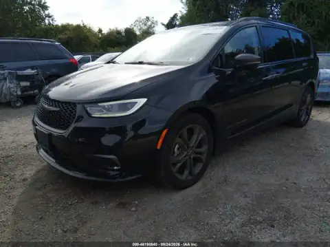 2C4RC1BG4RR100409 — 2024 Chrysler Pacifica, ფოტო 2, IAAI, წინა მარჯვენა ნაწილი