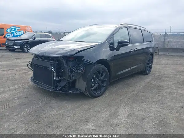 2C4RC1GG1SR570718 — 2025 Chrysler Pacifica, photo 2 from IAAI 29.09.2026, Front end