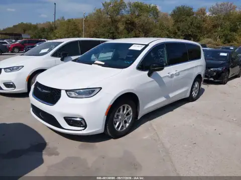 2C4RC1BG0SR513725 — 2025 Chrysler Pacifica, photo 2 from IAAI 28.09.2026, Right side