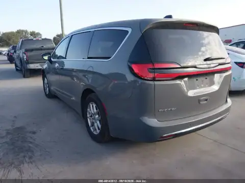 2C4RC1BGXSR553987 — 2025 Chrysler Pacifica, photo 3 from IAAI 22.09.2026, Normal wear