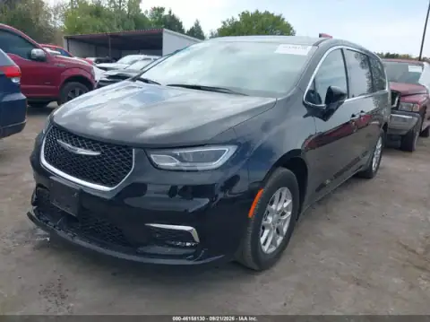 2C4RC1BG5SR585763 — 2025 Chrysler Pacifica, zdjęcie 2 z IAAI, Przód