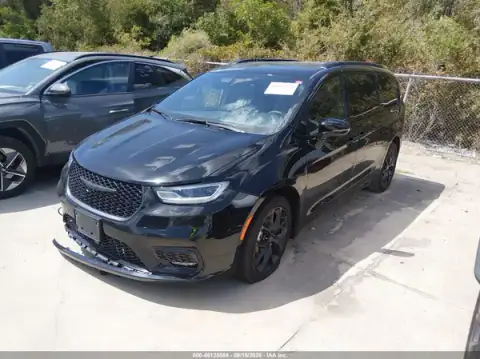 2C4RC1GG4TR161968 — 2026 Chrysler Pacifica, photo 2 from IAAI 28.09.2026, Front end