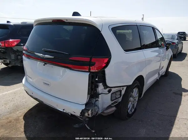 2C4RC1BG5TR201031 — 2026 Chrysler Pacifica, фото 4 с аукциона IAAI 10.10.2026, Правый бок