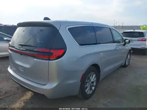 2C4RC1GG8TR213280 — 2026 Chrysler Pacifica, zdjęcie 4 z IAAI 26.09.2026, Zalanie