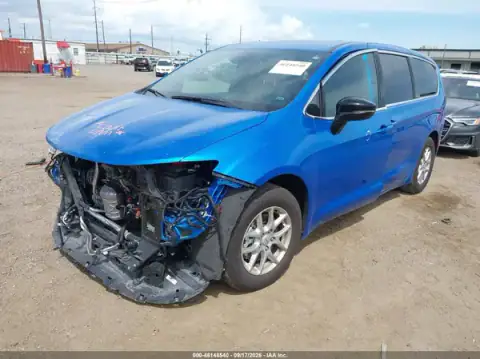 2C4RC1BGXTR200618 — 2026 Chrysler Pacifica, photo 2 from IAAI 21.09.2026, Front end