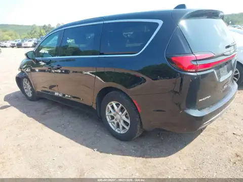 2C4RC1BG0TR193713 — 2026 Chrysler Pacifica, photo 3 from IAAI, Front end