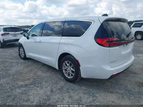 2C4RC1BG2TR182132 — 2026 Chrysler Pacifica, photo 3 from IAAI, Left front