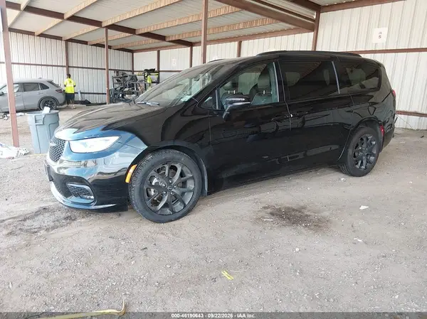 2C4RC1GG6TR159509 — 2026 Chrysler Pacifica, photo 2 from IAAI 30.09.2026, Right front