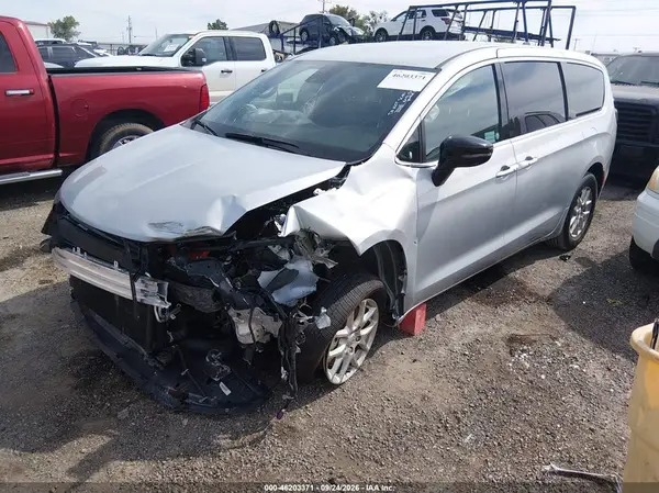 2C4RC1BG2TR160681 — 2026 Chrysler Pacifica, photo 2 from IAAI 07.10.2026, Front end