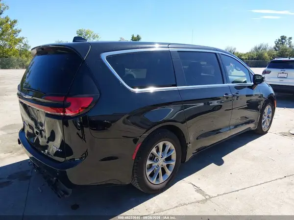 2C4RC1GG9TR216592 — 2026 Chrysler Pacifica, фото 4 с аукциона IAAI 06.10.2026, Задняя часть
