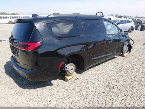 2C4RC1GG6VR553563 — 2027 Chrysler Pacifica, zdjęcie 4 z IAAI 14.10.2026, Prawy przód