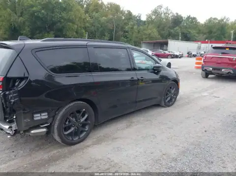 2C4RC1GG9VR578926 — 2027 Chrysler Pacifica, ფოტო 4, IAAI 22.09.2026, უკანა ნაწილი