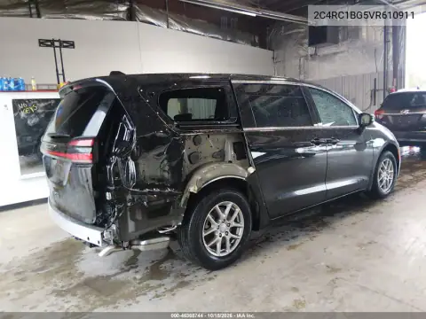 2C4RC1BG5VR610911 — 2027 Chrysler Pacifica, фото 5 з IAAI, Задня частина