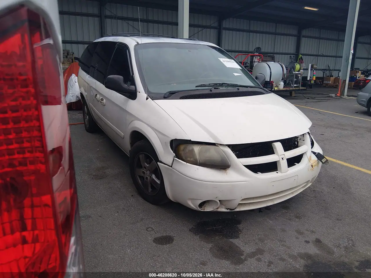2D4GP44L05R222513 — 2005 Dodge Caravan, фото 2 с аукциона IAAI 28.10.2026, Естественный износ