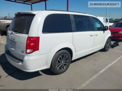 2C4RDGEG5JR202477 — 2018 Dodge Caravan, photo 5 from IAAI, Right front
