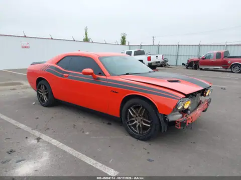 2C3CDZAG4GH323401 — 2016 Dodge Challenger SXT, Przód (Front End), zdjęć przed naprawą