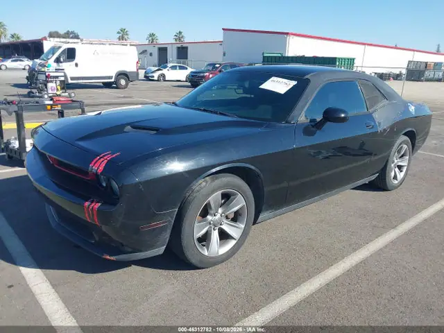 2C3CDZAG2GH107689 — 2016 Dodge Challenger SXT, zdjęcie 2 z IAAI 20.10.2026, Normalne zużycie