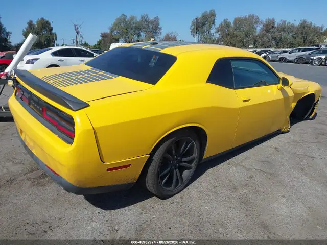 2C3CDZAG0HH592724 — 2017 Dodge Challenger SXT, photo 4 from IAAI 15.10.2026, Right front