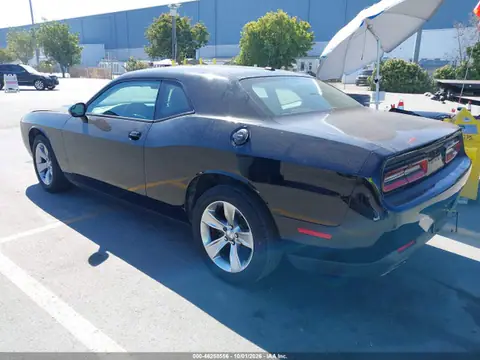 2C3CDZAG6HH568976 — 2017 Dodge Challenger SXT, zdjęcie 3 z IAAI 19.10.2026, Uszkodzenia mechaniczne