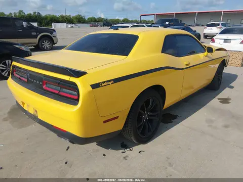 2018 Dodge Challenger Sxt VIN 2C3CDZAG0JH333334 фото 4