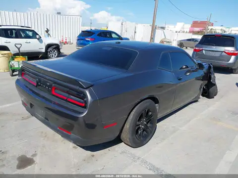 2C3CDZAG3PH574846 — 2023 Dodge Challenger SXT, фото 4 з IAAI 21.10.2026, Передня частина