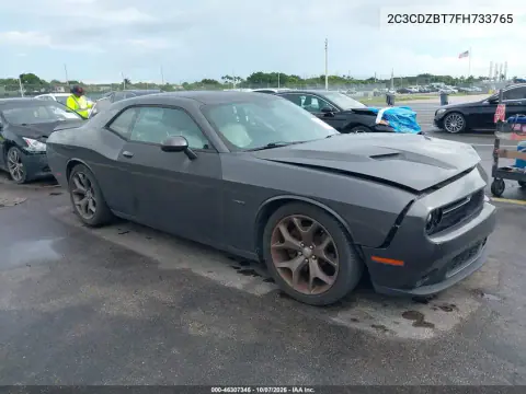 2C3CDZBT7FH733765 — 2015 Dodge Challenger, Передняя часть слева, фото до ремонта