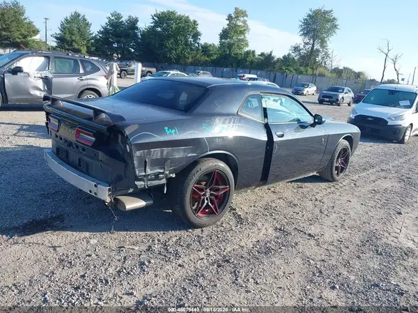 2C3CDZAG9GH285034 — 2016 Dodge Challenger, photo 4 from IAAI 13.10.2026, Rear end