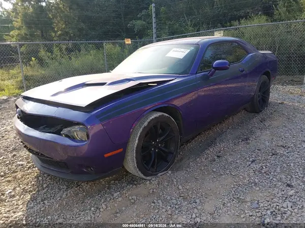 2C3CDZBT9GH149207 — 2016 Dodge Challenger, photo 2 from IAAI 19.10.2026, Front end