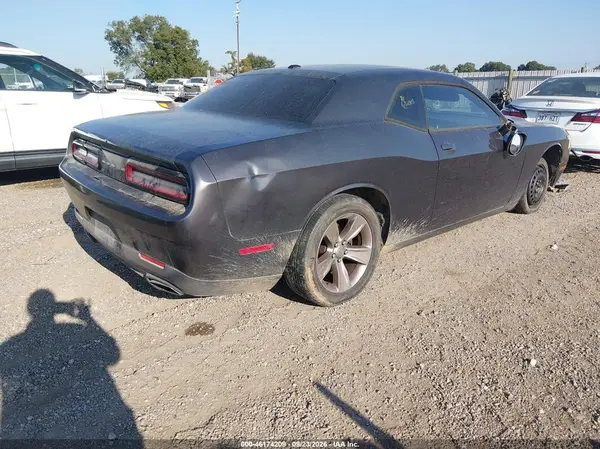 2C3CDZAG8GH100763 — 2016 Dodge Challenger, photo 4 from IAAI 14.10.2026, Normal wear