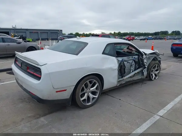 2C3CDZAG0GH250382 — 2016 Dodge Challenger, photo 4 from IAAI, Right front