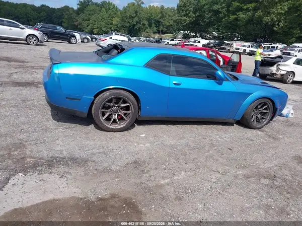 2C3CDZC95GH217201 — 2016 Dodge Challenger, photo 4 from IAAI, Front end