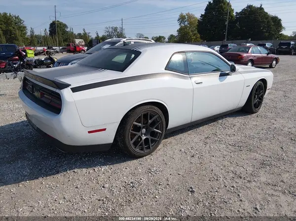 2C3CDZBT2GH312263 — 2016 Dodge Challenger, фото 4 с аукциона IAAI, Задняя часть слева
