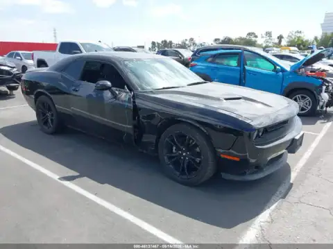 2C3CDZBT7HH574314 — 2017 Dodge Challenger, Right side (Right Side), before-repair photos
