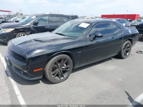 2C3CDZBT7HH574314 — 2017 Dodge Challenger, zdjęcie 2 z IAAI 30.09.2026, Prawy bok
