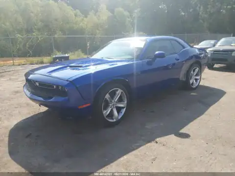 2C3CDZBT1HH587107 — 2017 Dodge Challenger, foto 2 de IAAI, Lado izquierdo