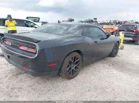 2C3CDZFJXHH544667 — 2017 Dodge Challenger, foto 4 de IAAI 20.10.2026, Parte delantera
