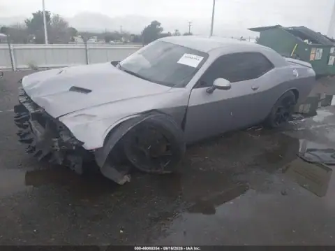 2C3CDZAG2JH111409 — 2018 Dodge Challenger, фото 2 з IAAI, Передня частина