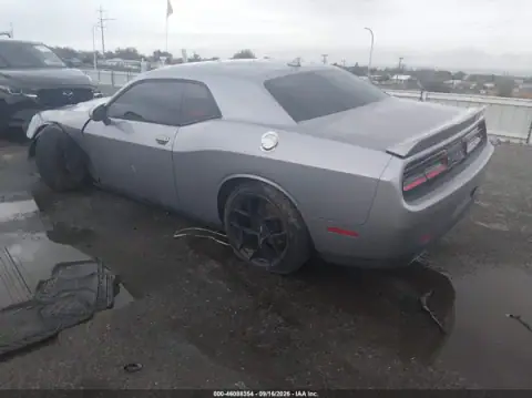 2C3CDZAG2JH111409 — 2018 Dodge Challenger, фото 3 з IAAI, Передня частина
