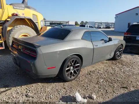 2C3CDZBT9JH146461 — 2018 Dodge Challenger, photo 4 from IAAI 08.10.2026, Right side