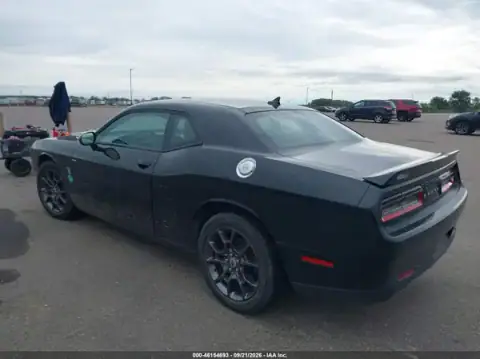 2C3CDZGG8JH256588 — 2018 Dodge Challenger, photo 3 from IAAI, Front and rear