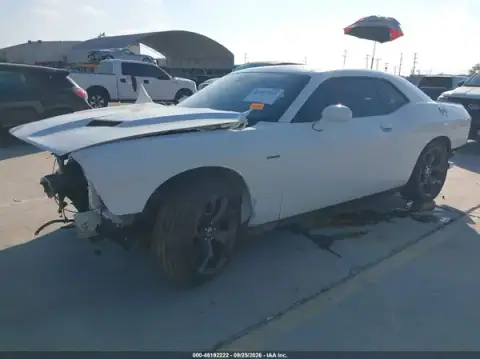 2C3CDZBT0JH305349 — 2018 Dodge Challenger, foto 2 de IAAI, Parte delantera y trasera