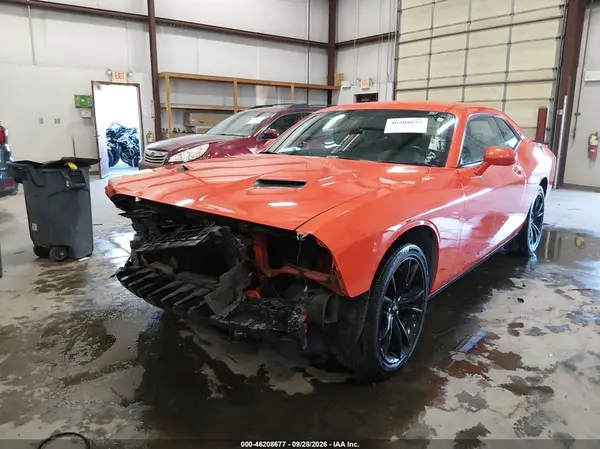 2C3CDZAGXJH219230 — 2018 Dodge Challenger, фото 2 с аукциона IAAI, Передняя часть