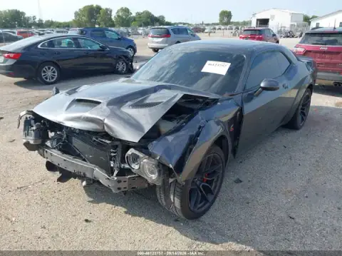 2C3CDZFJXLH106014 — 2020 Dodge Challenger, photo 2 from IAAI, Front end