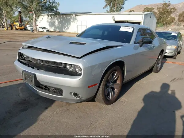 2C3CDZAG6LH159496 — 2020 Dodge Challenger, photo 2 from IAAI, Front end