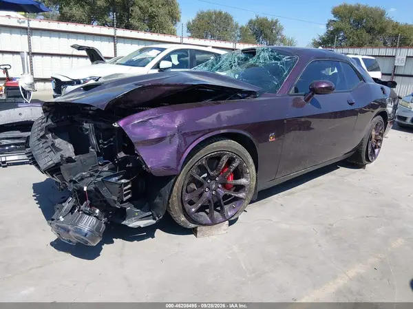 2C3CDZFJ0LH184351 — 2020 Dodge Challenger, photo 2 from IAAI, Rollover