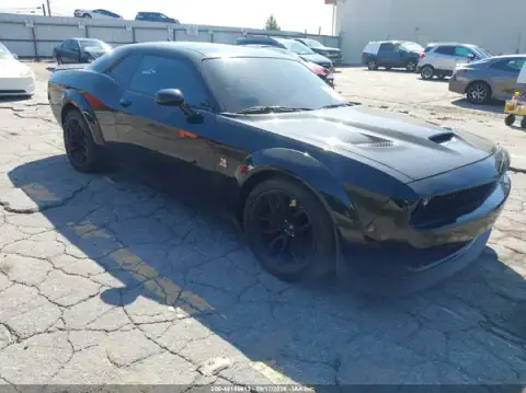 2C3CDZFJ4MH578890 — 2021 Dodge Challenger, Trasera derecha (Right Rear), fotos antes de reparar