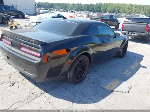2C3CDZFJ4MH578890 — 2021 Dodge Challenger, foto 4 de IAAI, Trasera derecha