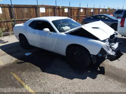 2C3CDZGG2MH594332 — 2021 Dodge Challenger, Przód (Front End), zdjęć przed naprawą